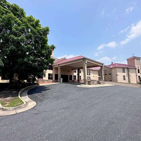 Hotel Wingate By Wyndham Waynesboro Esterno foto