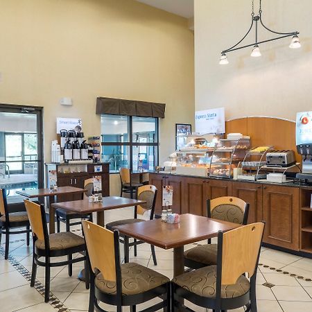 Hotel Wingate By Wyndham Waynesboro Esterno foto