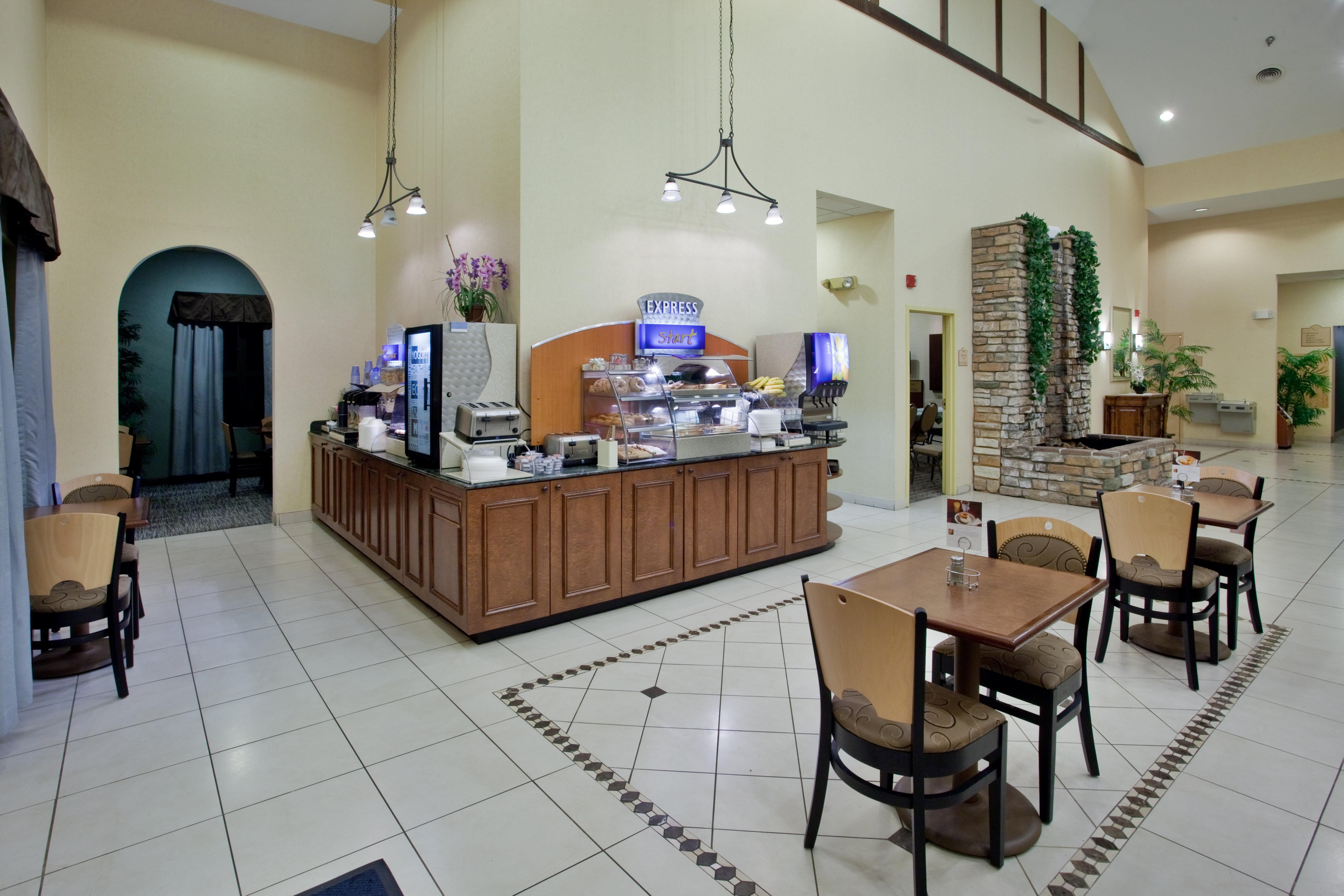Hotel Wingate By Wyndham Waynesboro Esterno foto