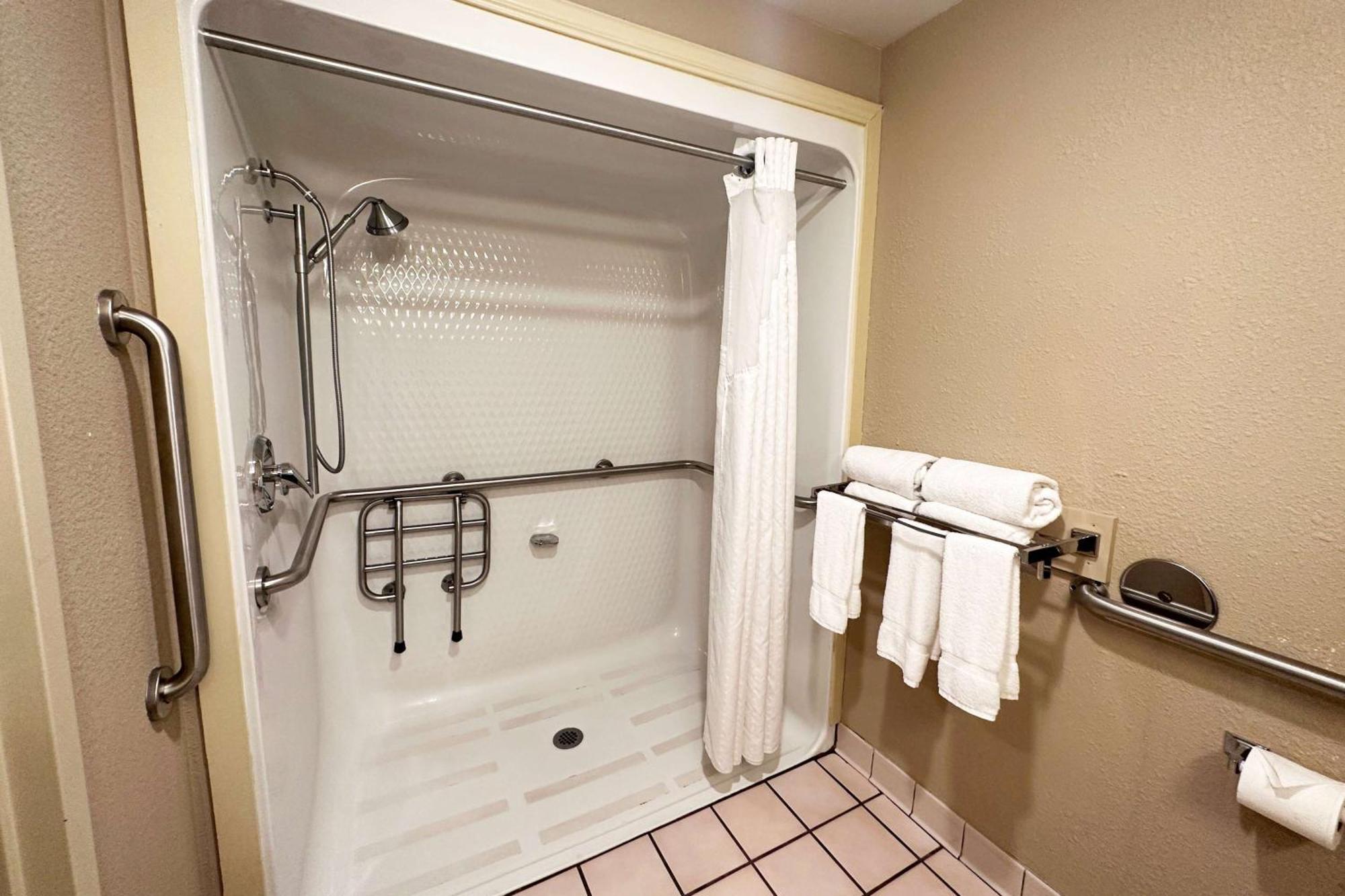 Hotel Wingate By Wyndham Waynesboro Esterno foto